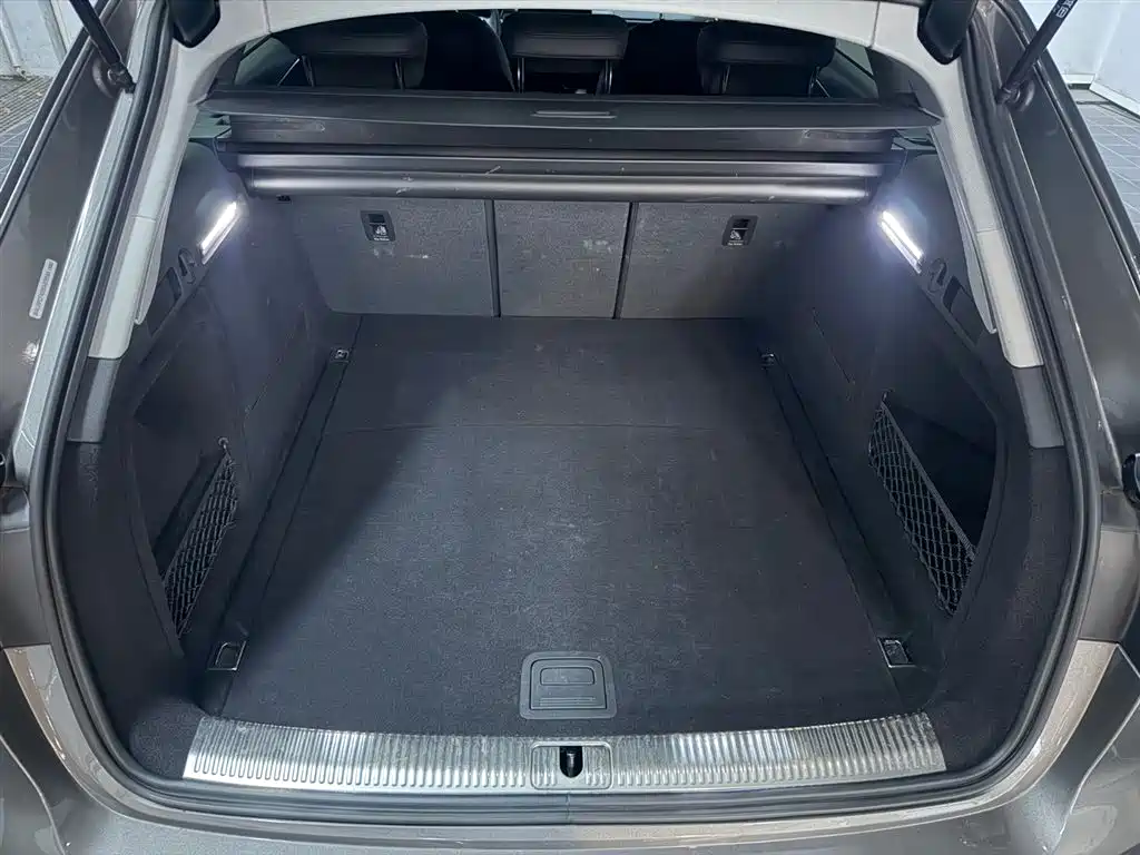 Фото 14 - Audi A4 (Import)
