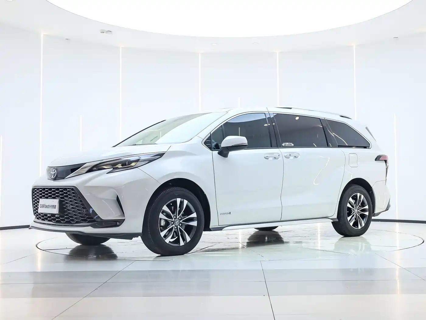 Toyota Granvia 2023 2.5L Hybrid Luxury Edition
