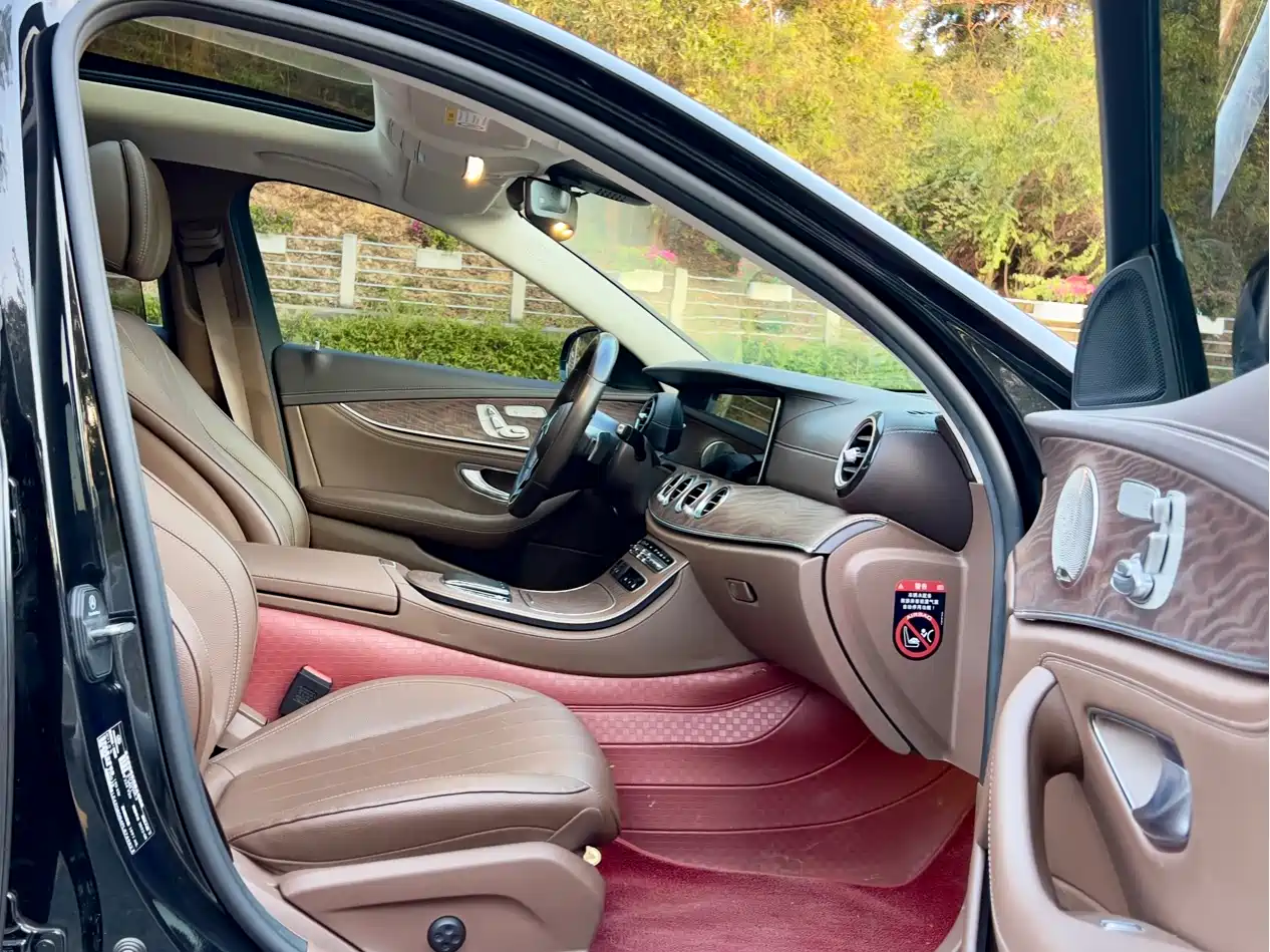 MERCEDES-BENZ E CLASS