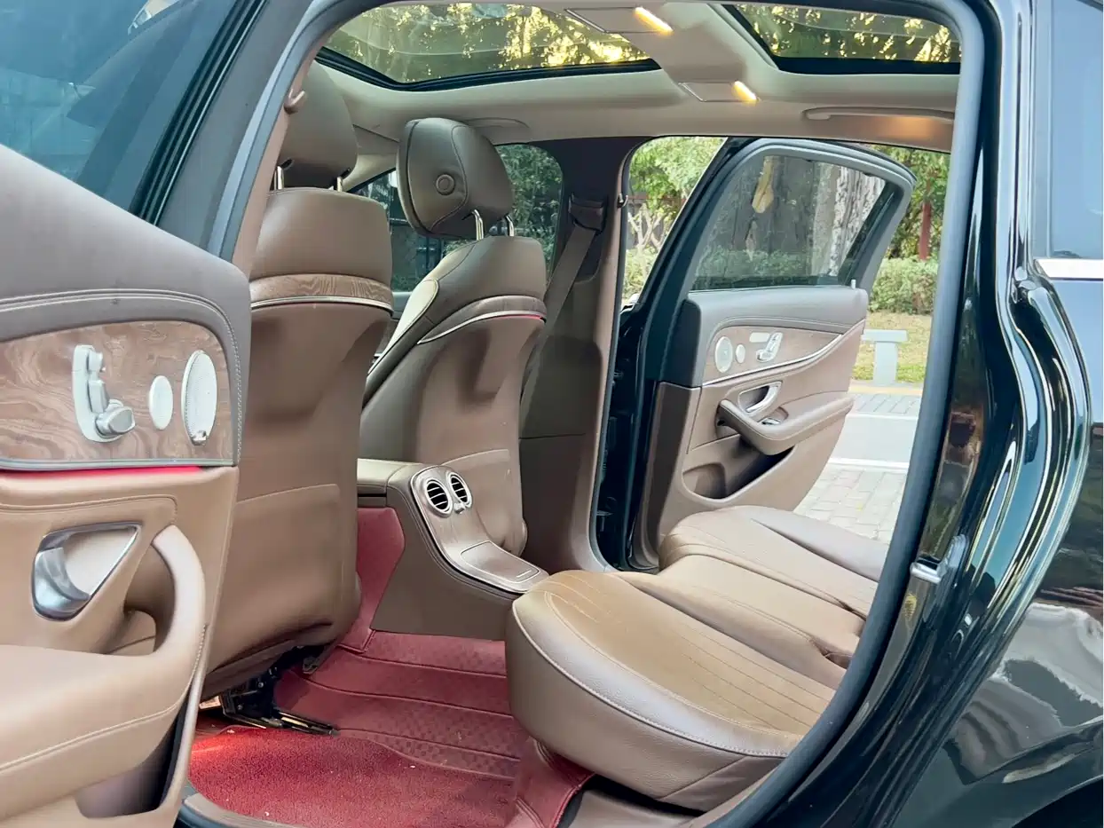 MERCEDES-BENZ E CLASS