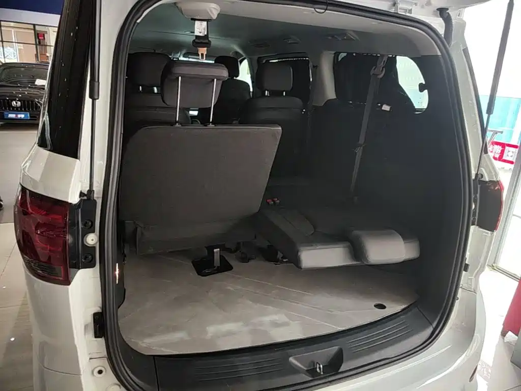 SAIC Maxus Maxus G10 2025 2025 2.0L Manual Multi-Purpose Edition Gasoline 7-Seater