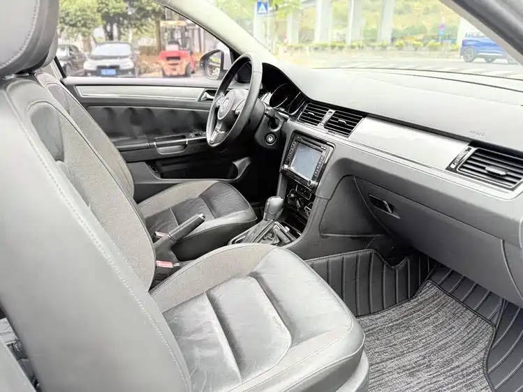 Volkswagen Bora 2015 Quality Edition 1.6L Automatic Comfort фото 9