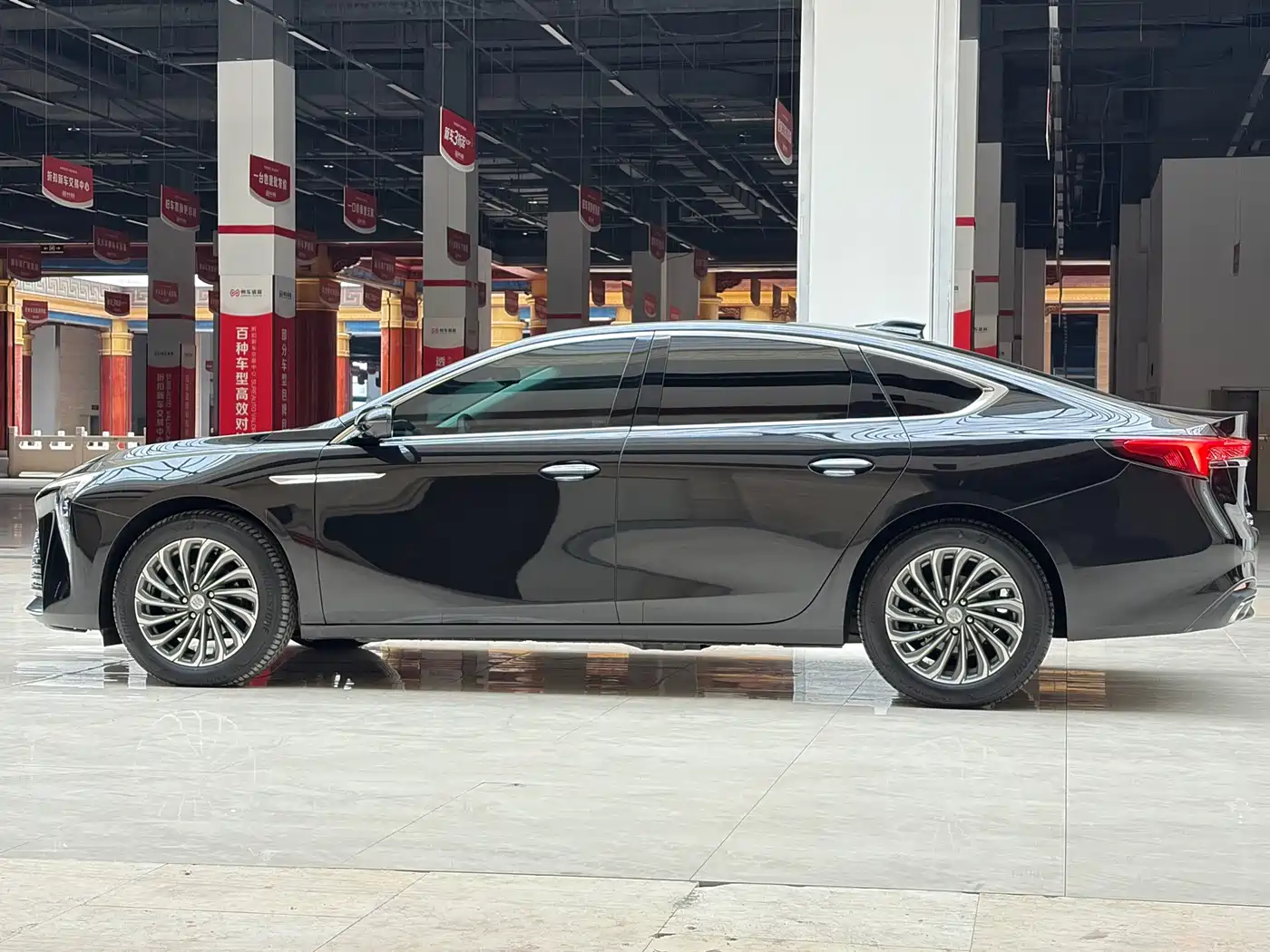 Buick LaCrosse 2025 2026 Model 28T Platinum Edition