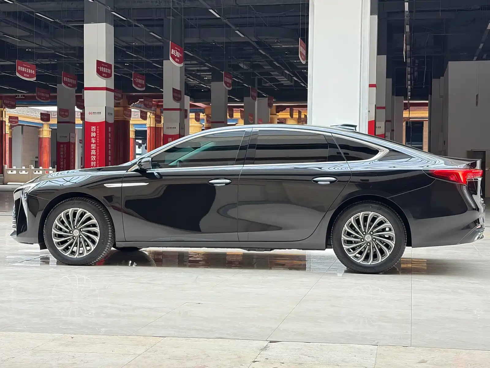 Photo 6 - Buick LaCrosse