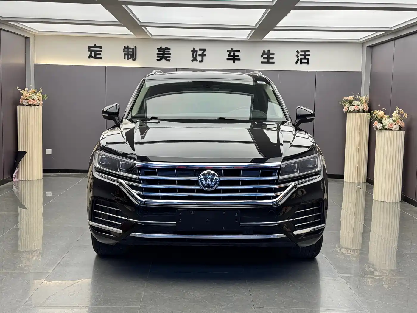 Volkswagen Touareg 2019 2.0TSI Sharp Wing Edition China VI фото 2