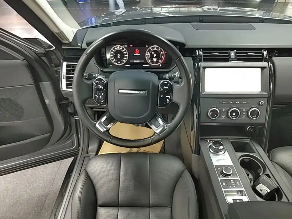 صورة 11 - Land Rover Discovery