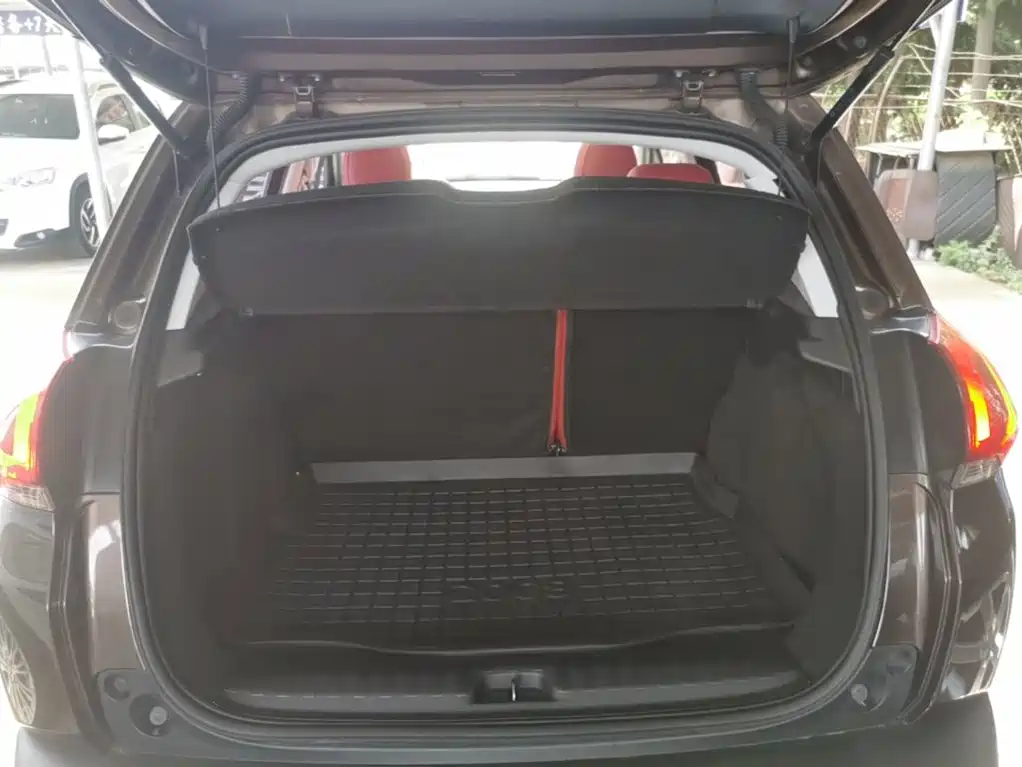 Peugeot 2008 2016 2015 1.6L Automatic Cool Edition