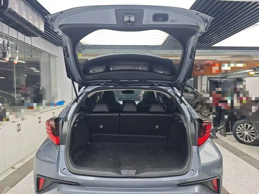 Toyota C-HR 2022 2021 Dual Engine 2.0L E-CVT Luxury Edition