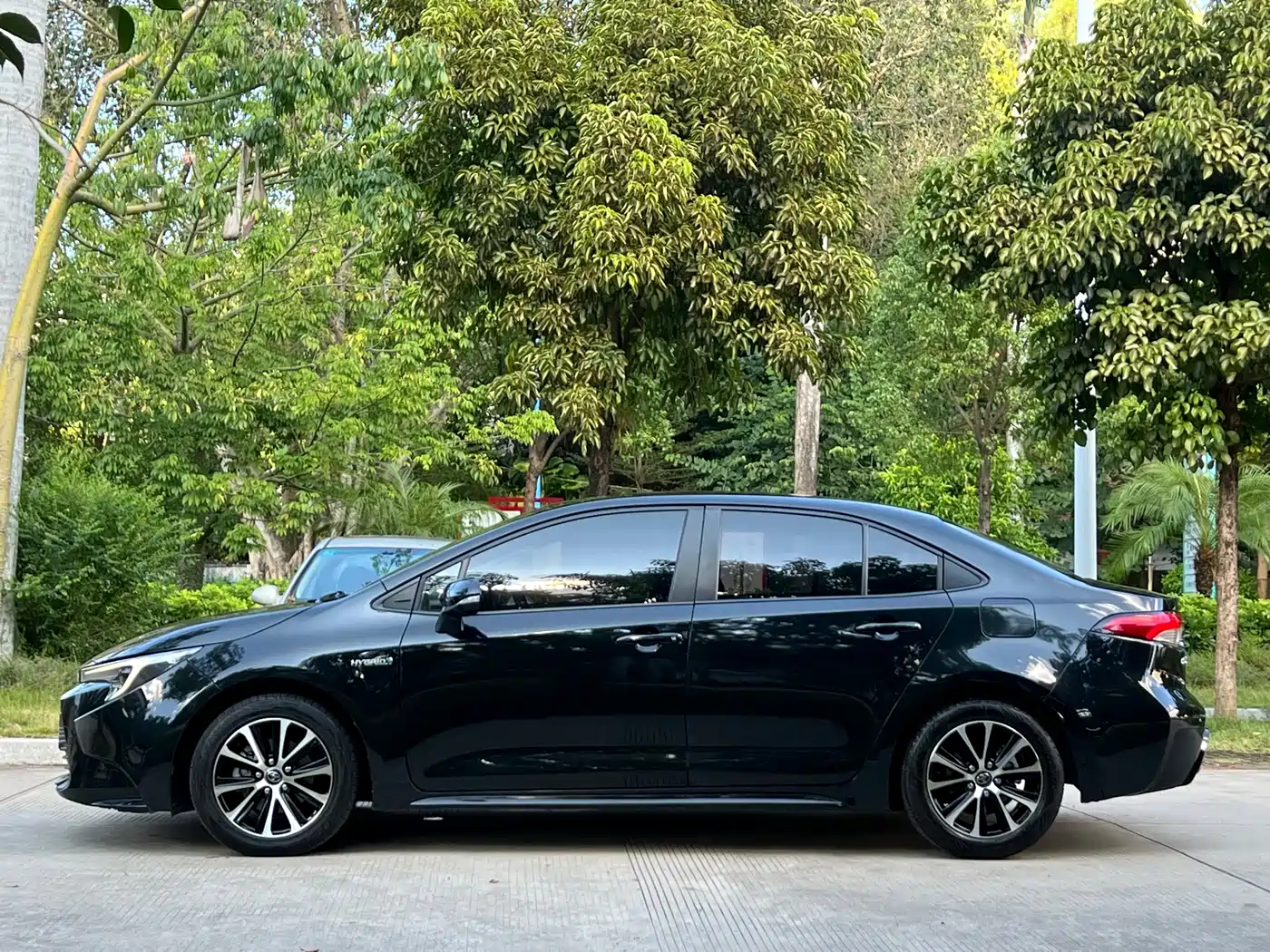 Toyota Levin 2023 Smart Hybrid 1.8L Leading Edition фото 8