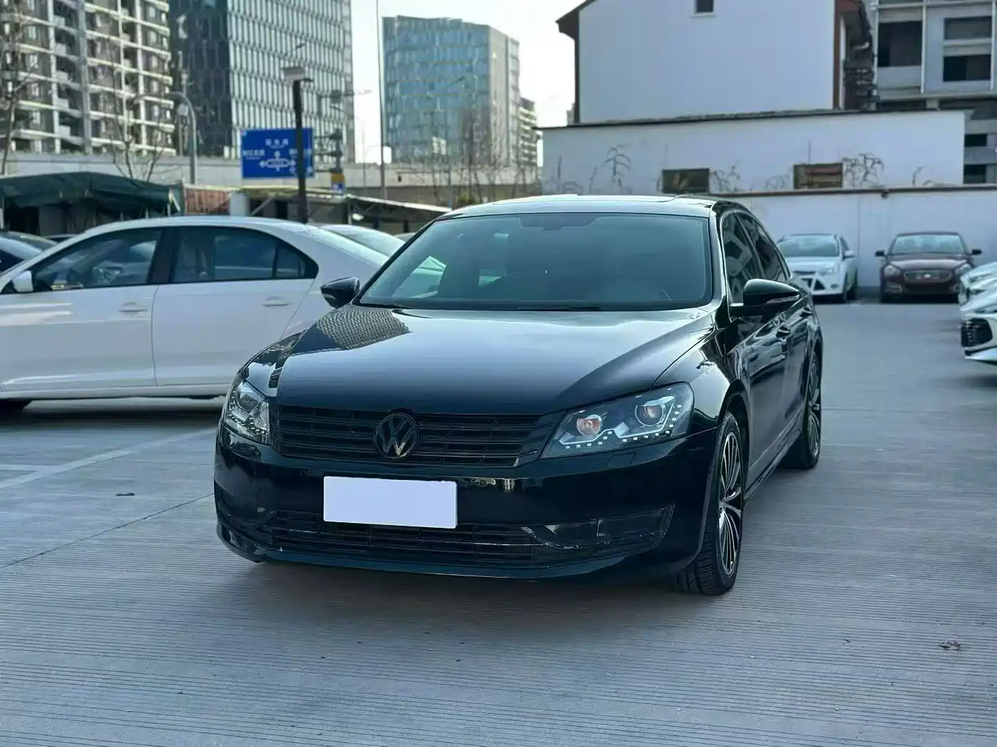 Фото 1 - Volkswagen Passat