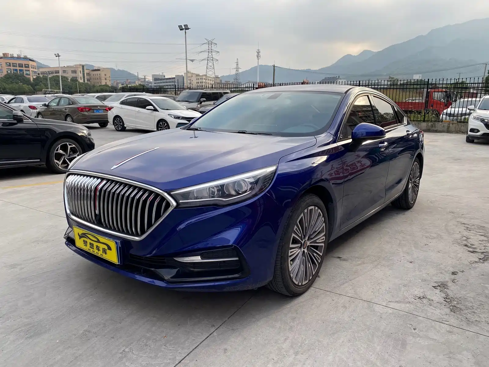 صورة 1 - Hongqi H5