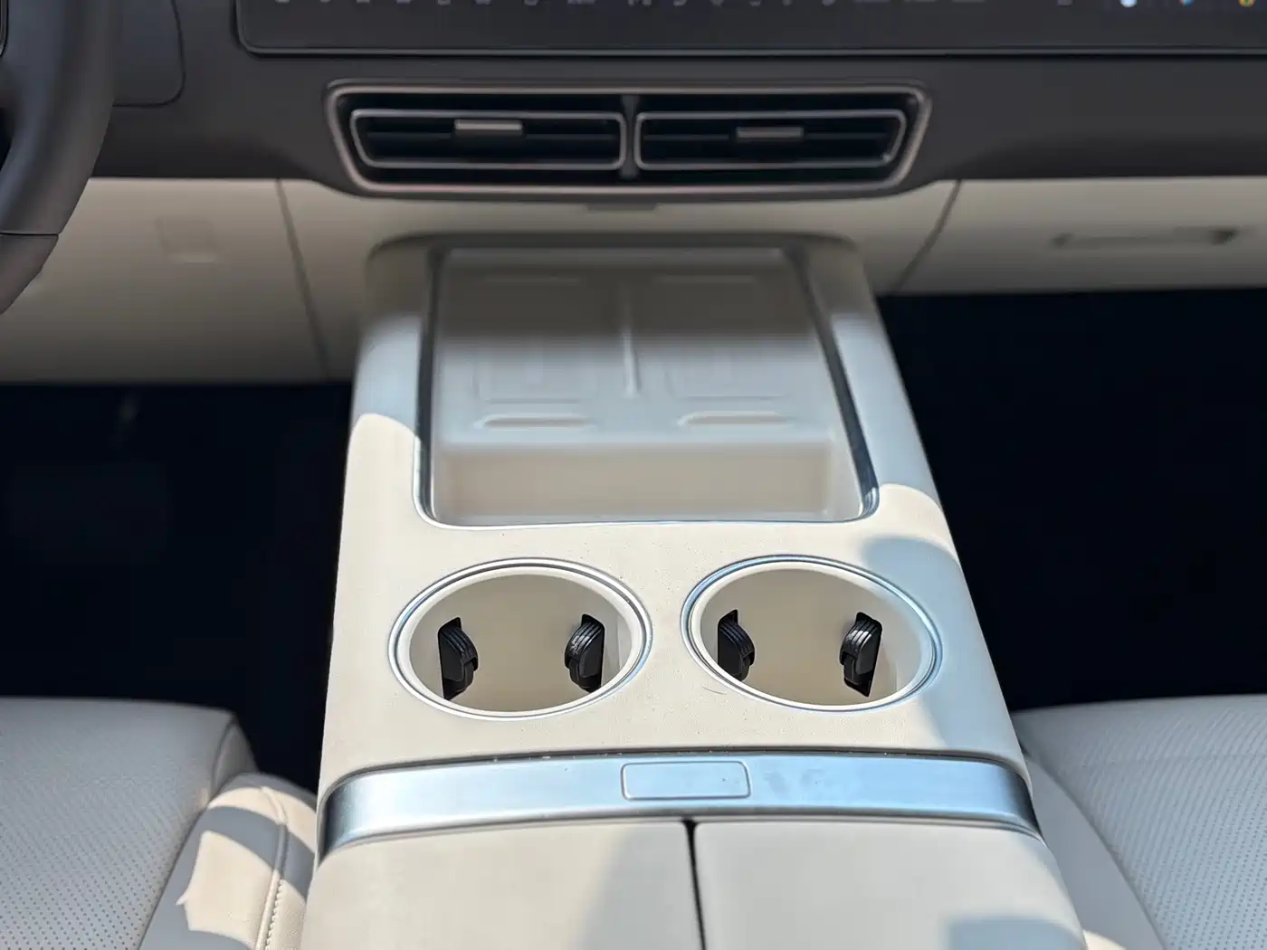 Li Auto MEGA 2025 2024 Ultra