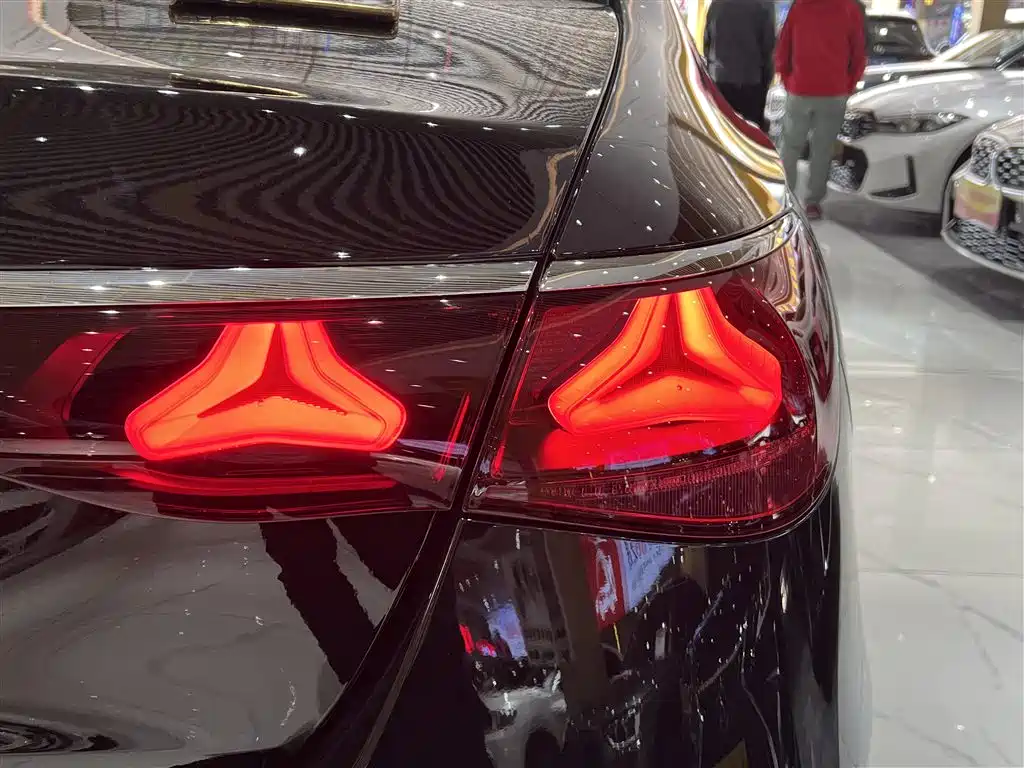 Mercedes-Benz E-Class 2024 E 300 L Fashion фото 8