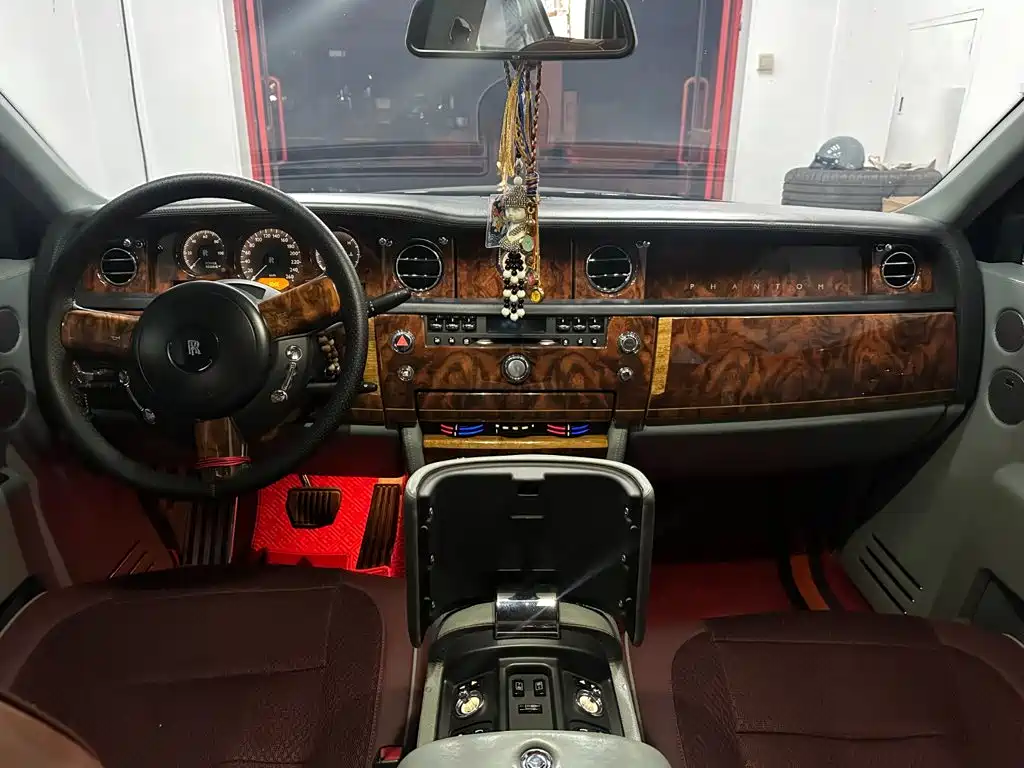 Rolls-Royce Phantom 2005 2004 Model 6.7L Standard Version