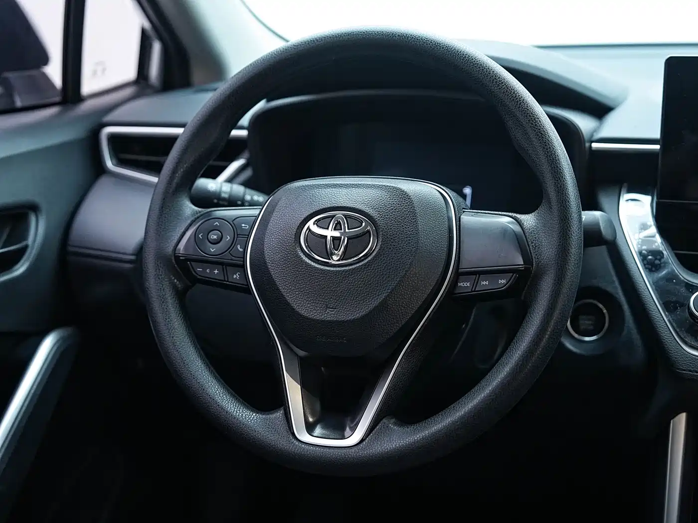 Toyota Frontlander 2023 2.0L CVT Elite Edition фото 24