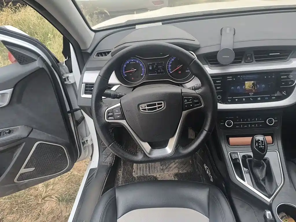 Фото 6 - Geely Vision