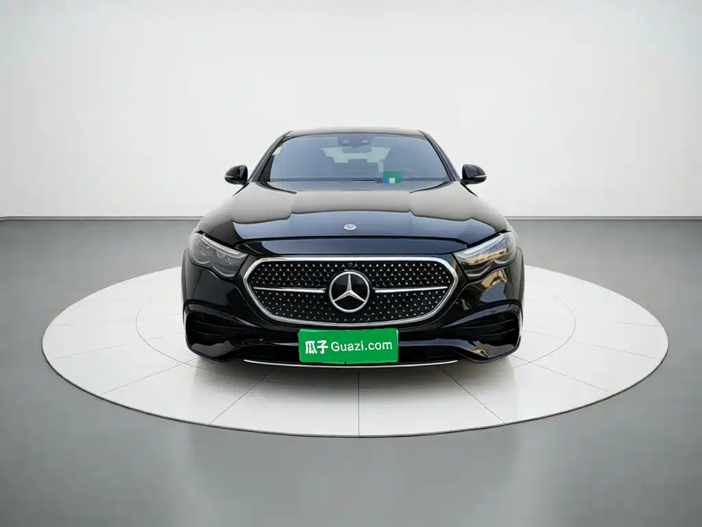 Фото 2 - Mercedes-Benz E-Class
