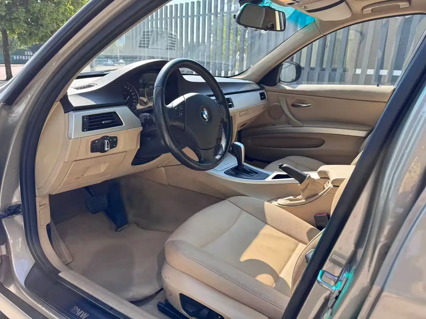 BMW 3 Series (Import) 2012 318i Leading фото 4
