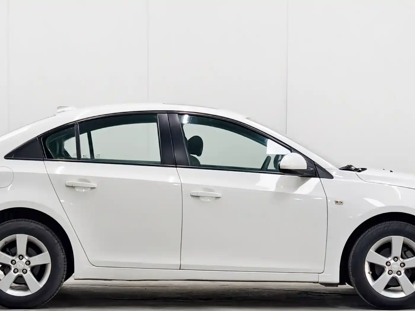 Chevrolet Cruze 2012 1.6L SE MT фото 8