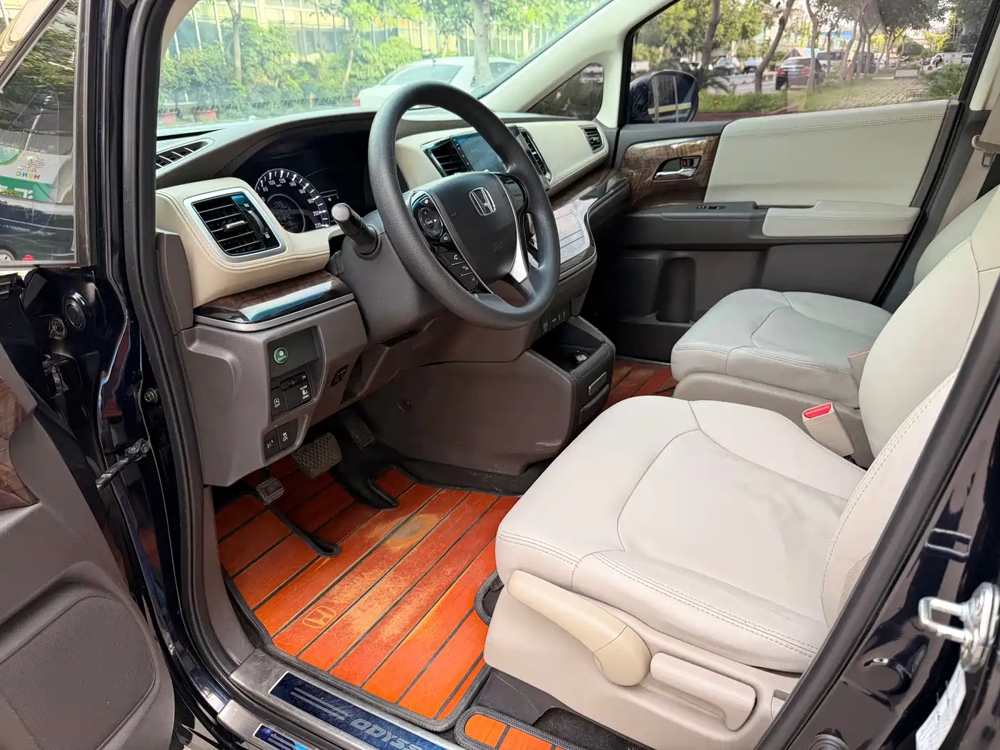 Фото 5 - Honda Odyssey