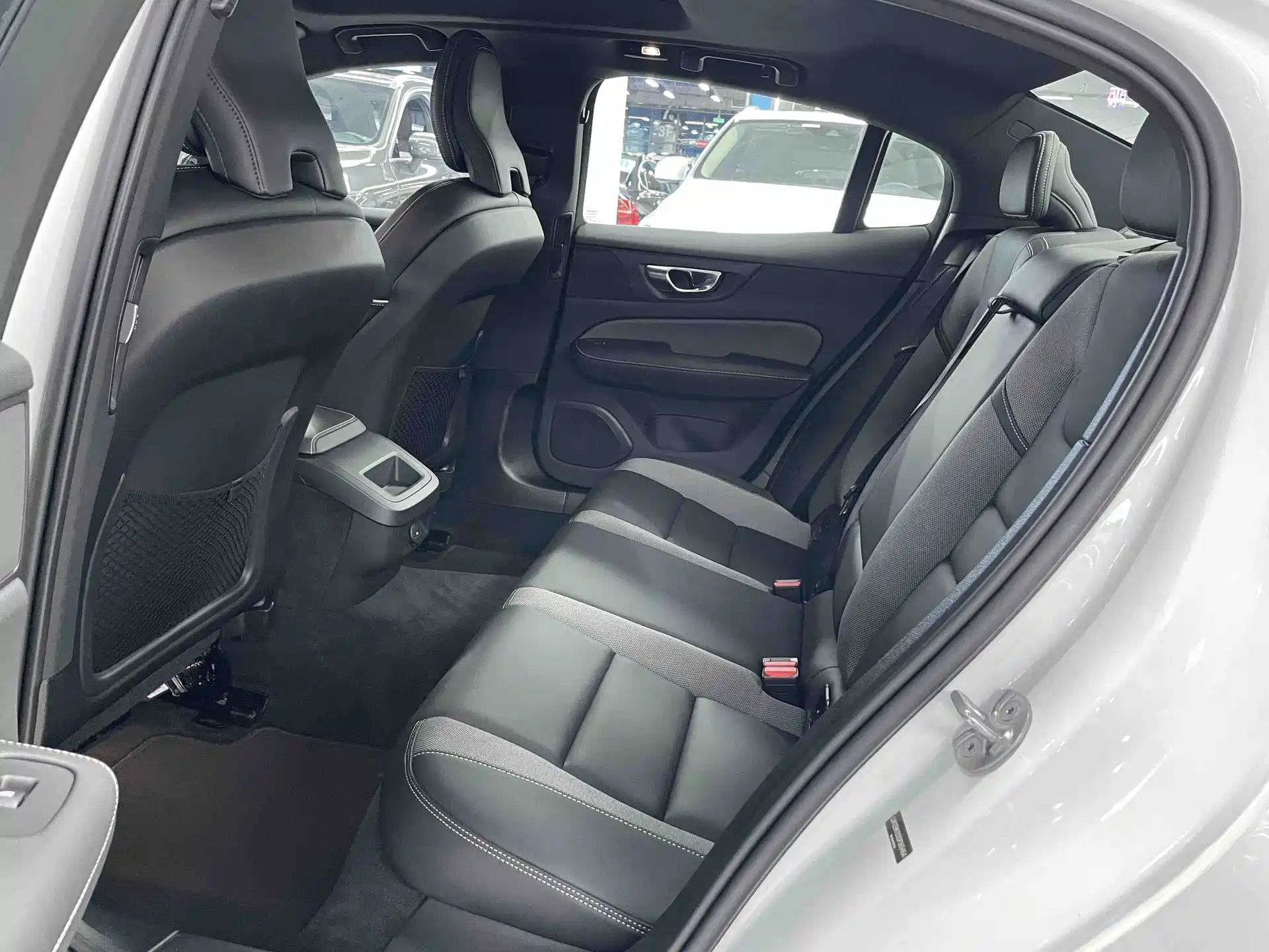 Фото 6 - Volvo S60
