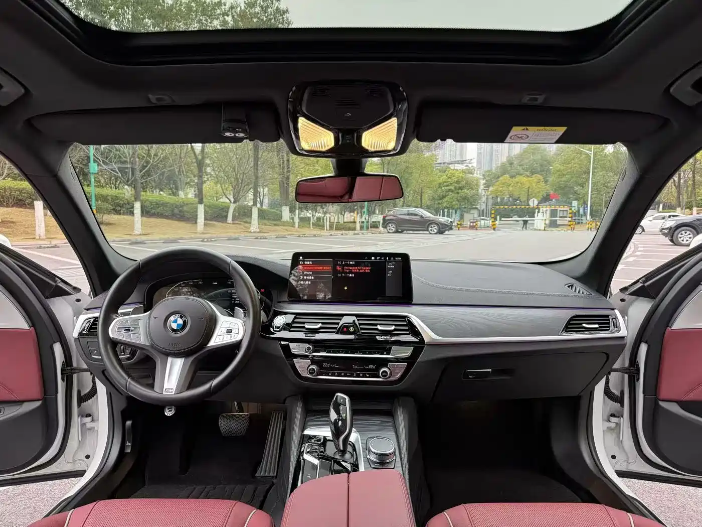 BMW 5 Series 2023 530Li Leading M Sport Package фото 4