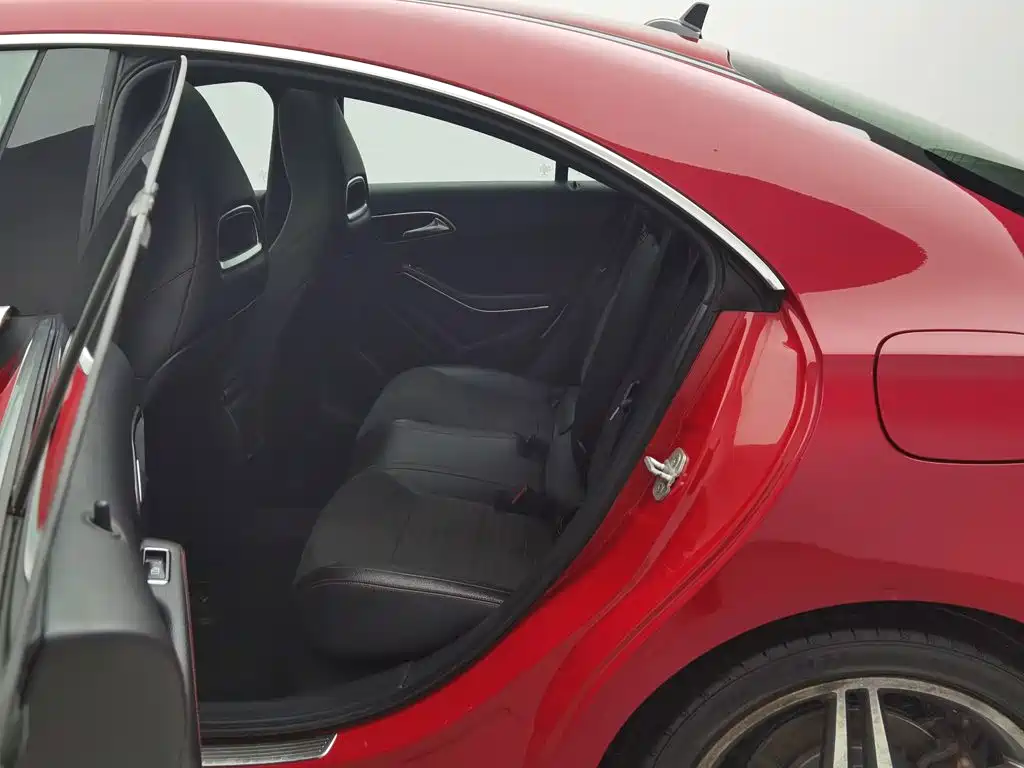 صورة 15 - Mercedes-Benz CLA (Import)