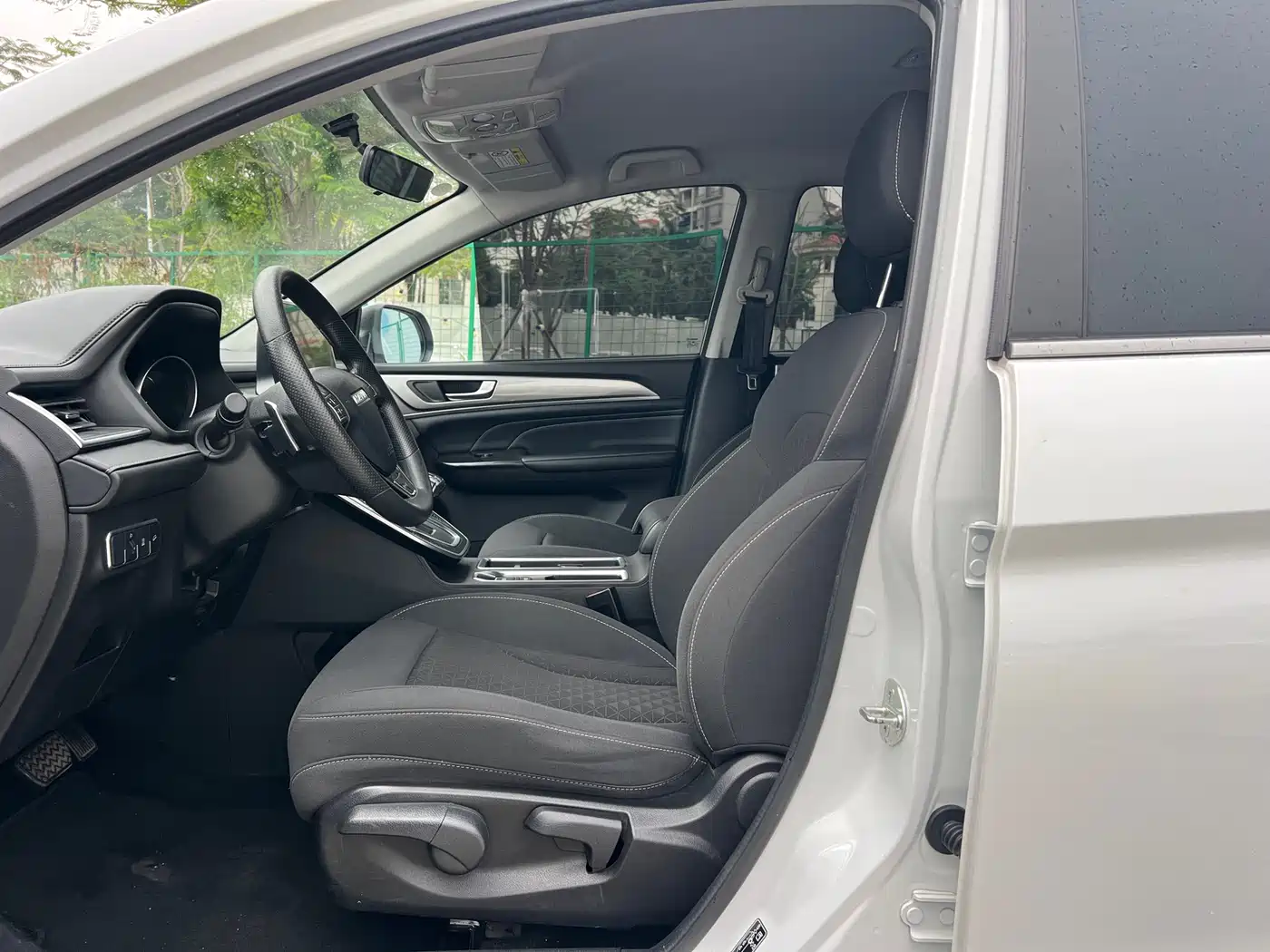 Haval M6 2021 PLUS 1.5T DCT Elite Smart Connect фото 5