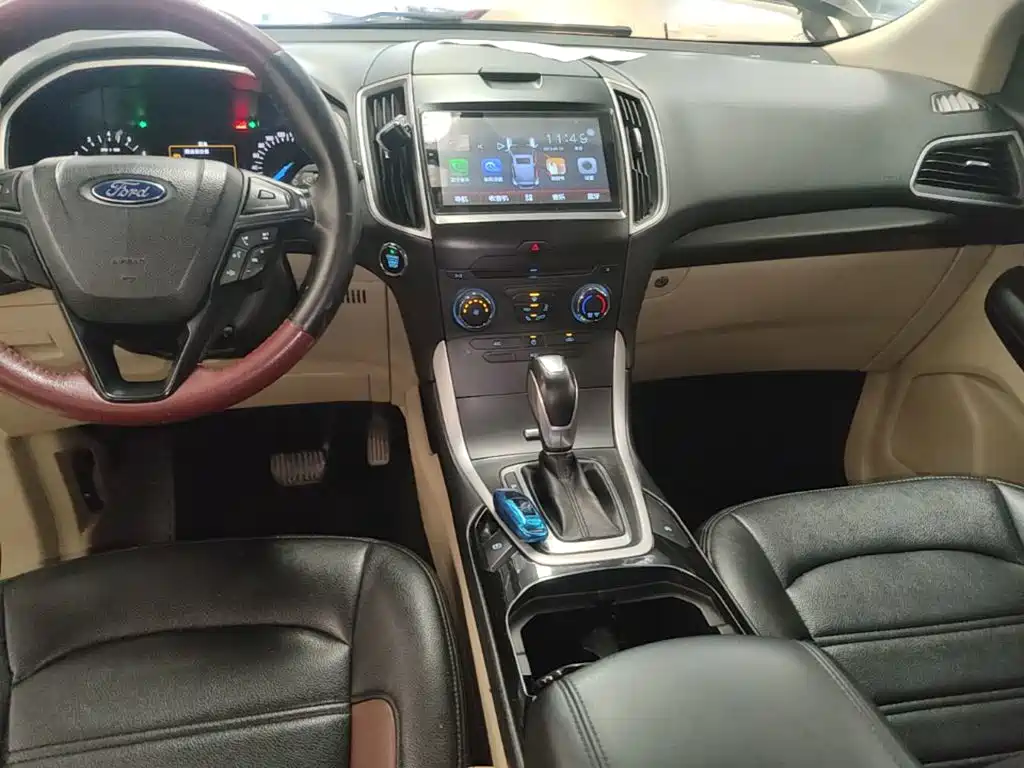 Фото 13 - Ford Edge