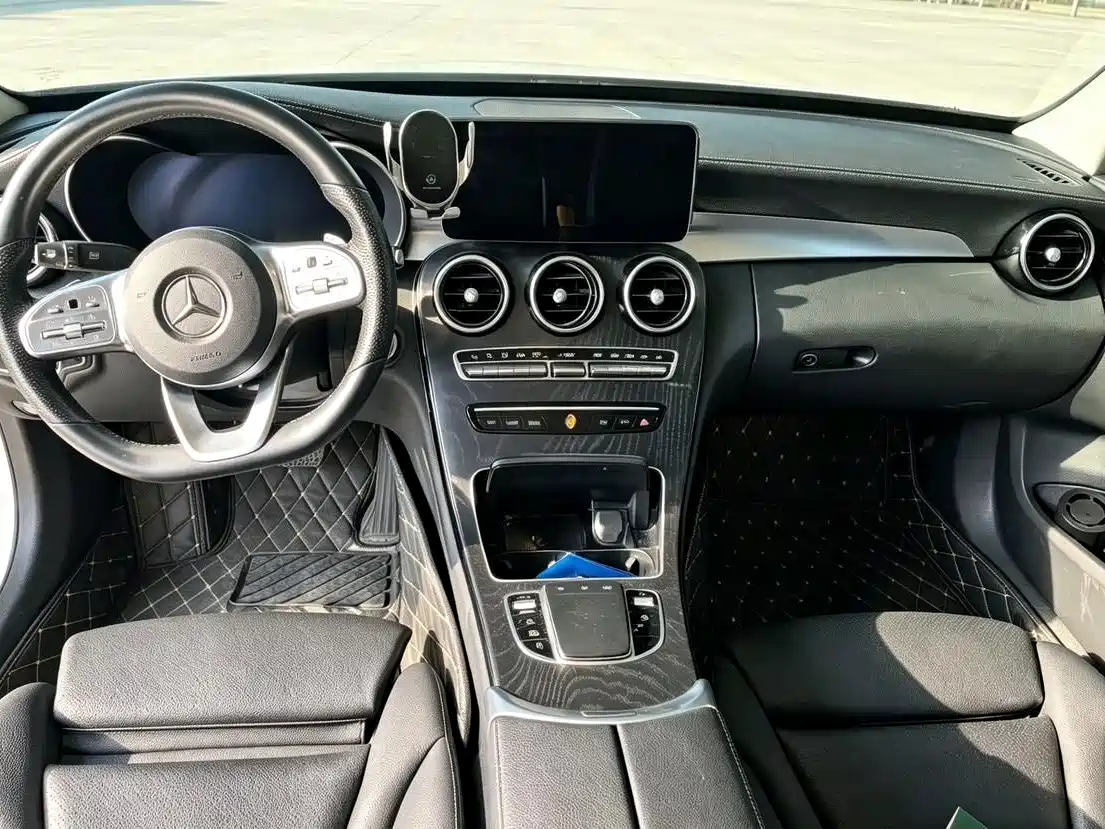 Фото 7 - Mercedes-Benz C-Class