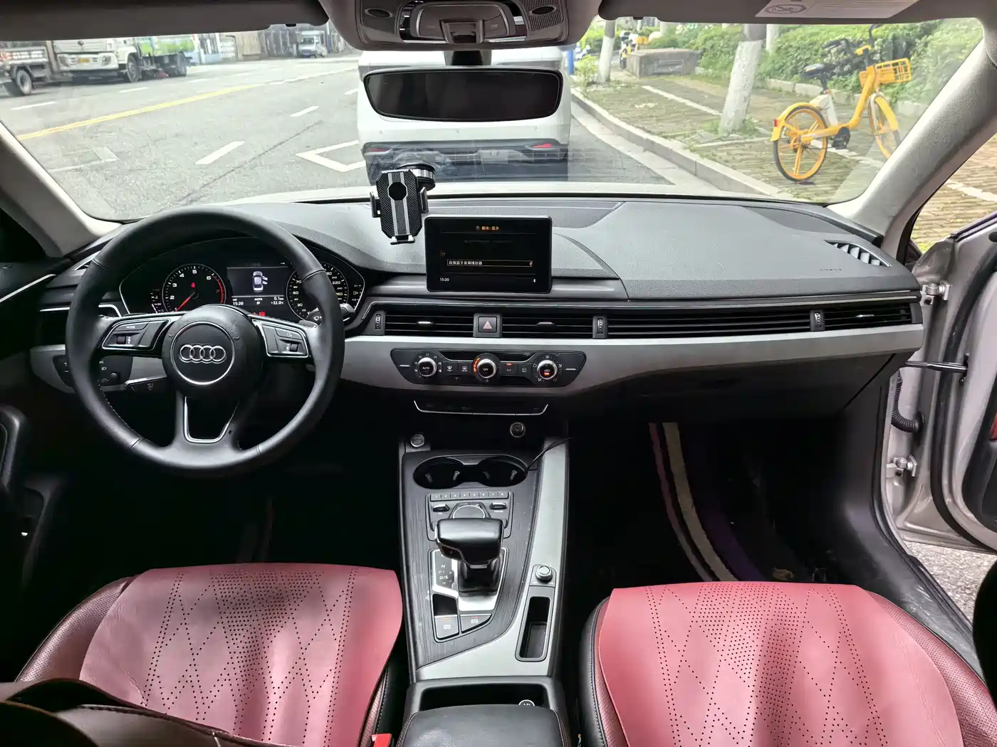 Фото 29 - Audi A4L