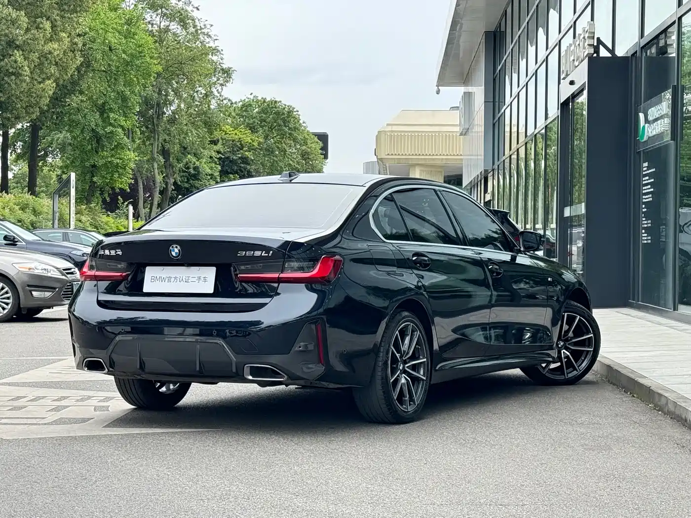BMW 3 Series 2024 325Li M Sport Package фото 9