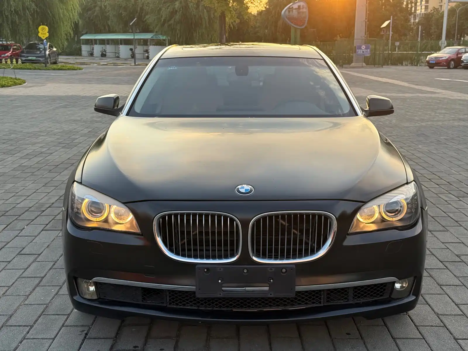 صورة 2 - BMW 7 Series