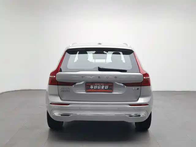 Volvo XC60 2022 B5 AWD Inscription — фото 4