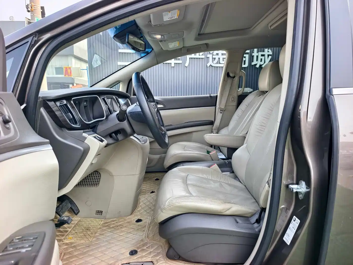 Buick GL8 2013 3.0L XT Luxury Business Flagship Edition фото 12
