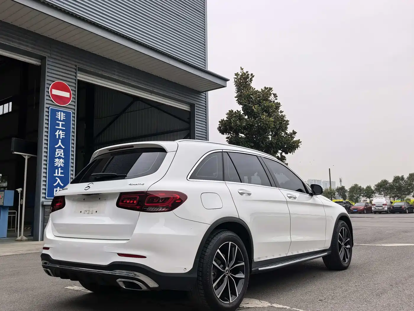 MERCEDES-BENZ GLC