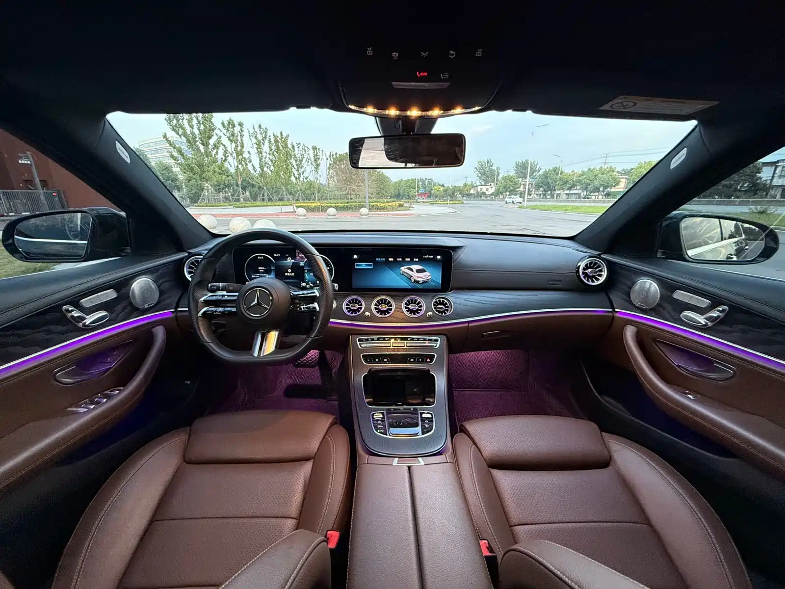 Photo 9 - Mercedes-Benz E-Class