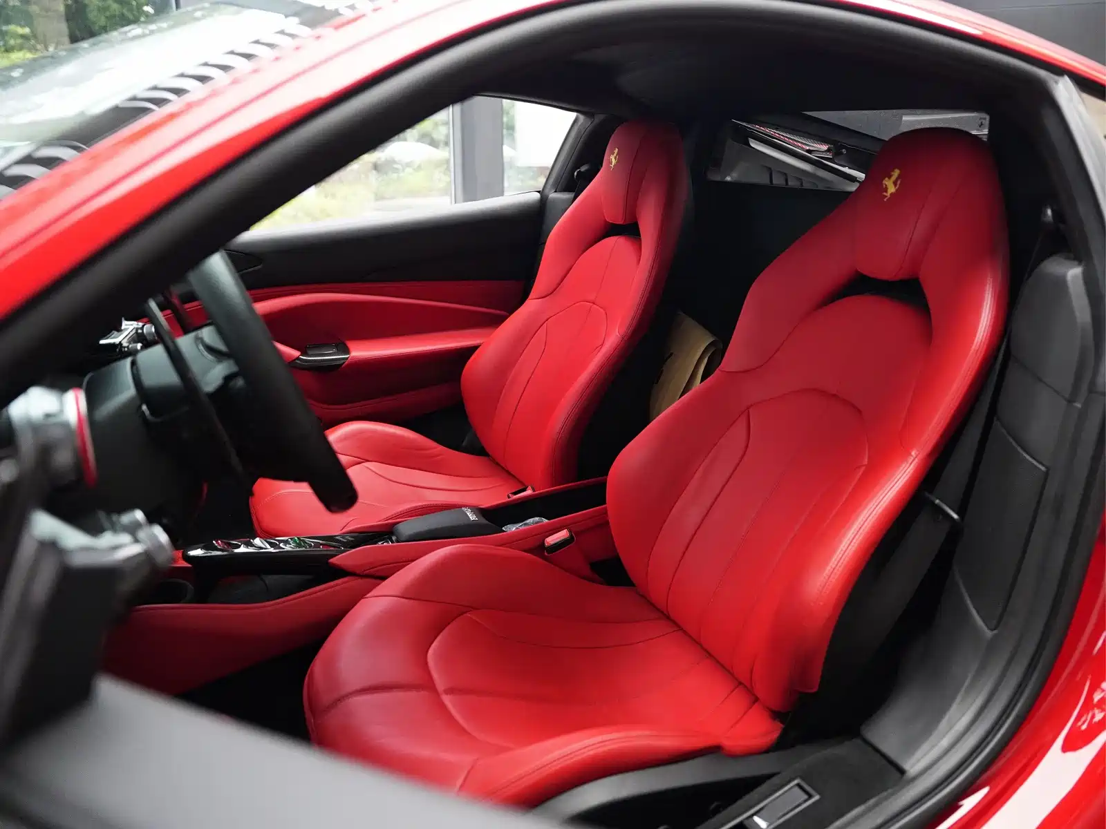 صورة 14 - Ferrari F8