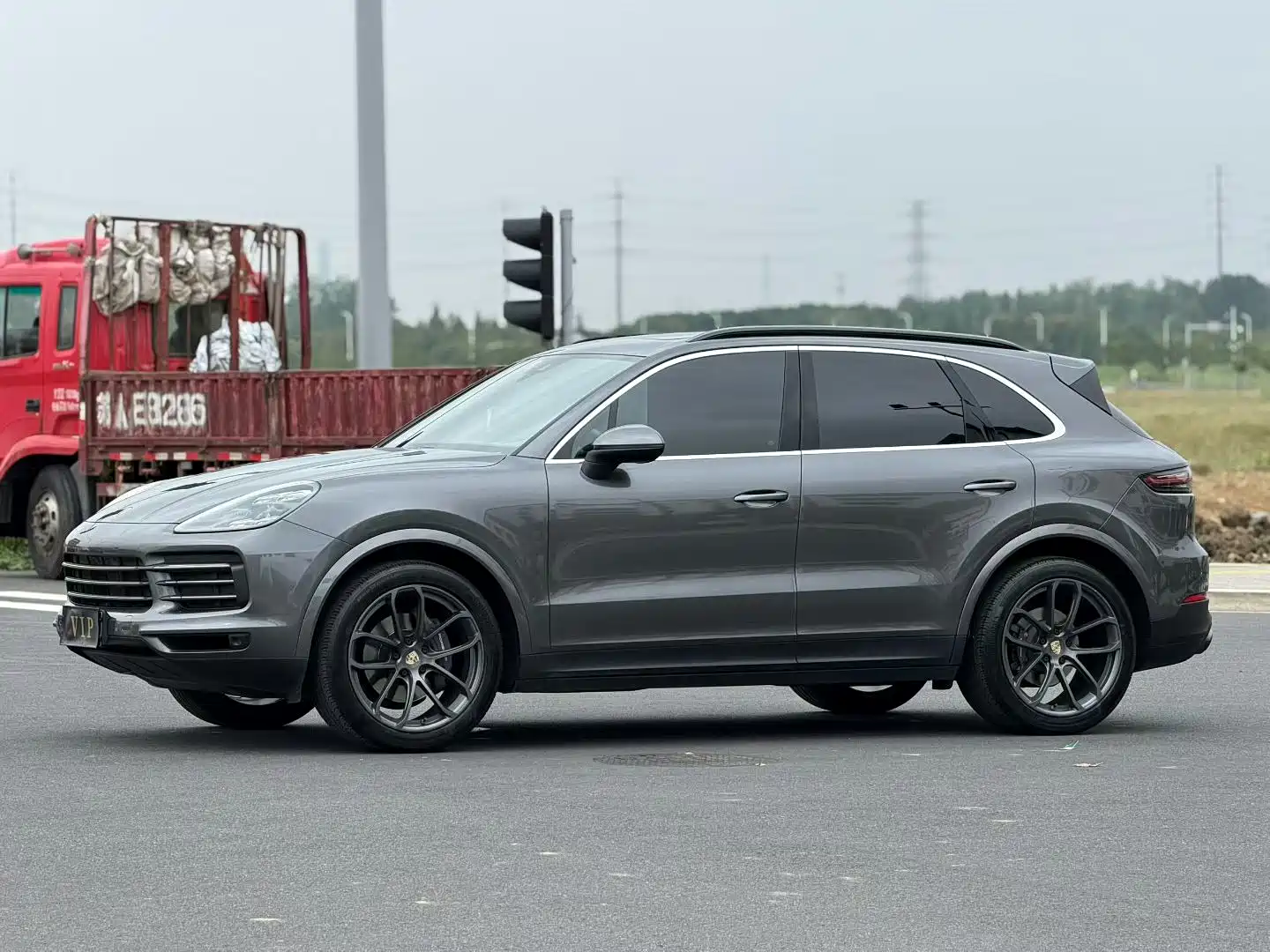 Photo 1 - Porsche Cayenne