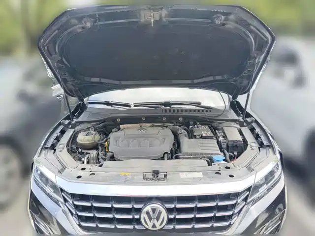Volkswagen Passat 2019 Model 330TSI Luxury Edition China V — фото 3