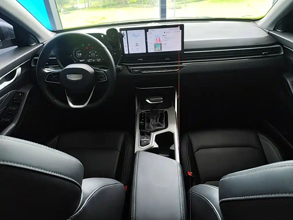 Фото 10 - Geely Emgrand