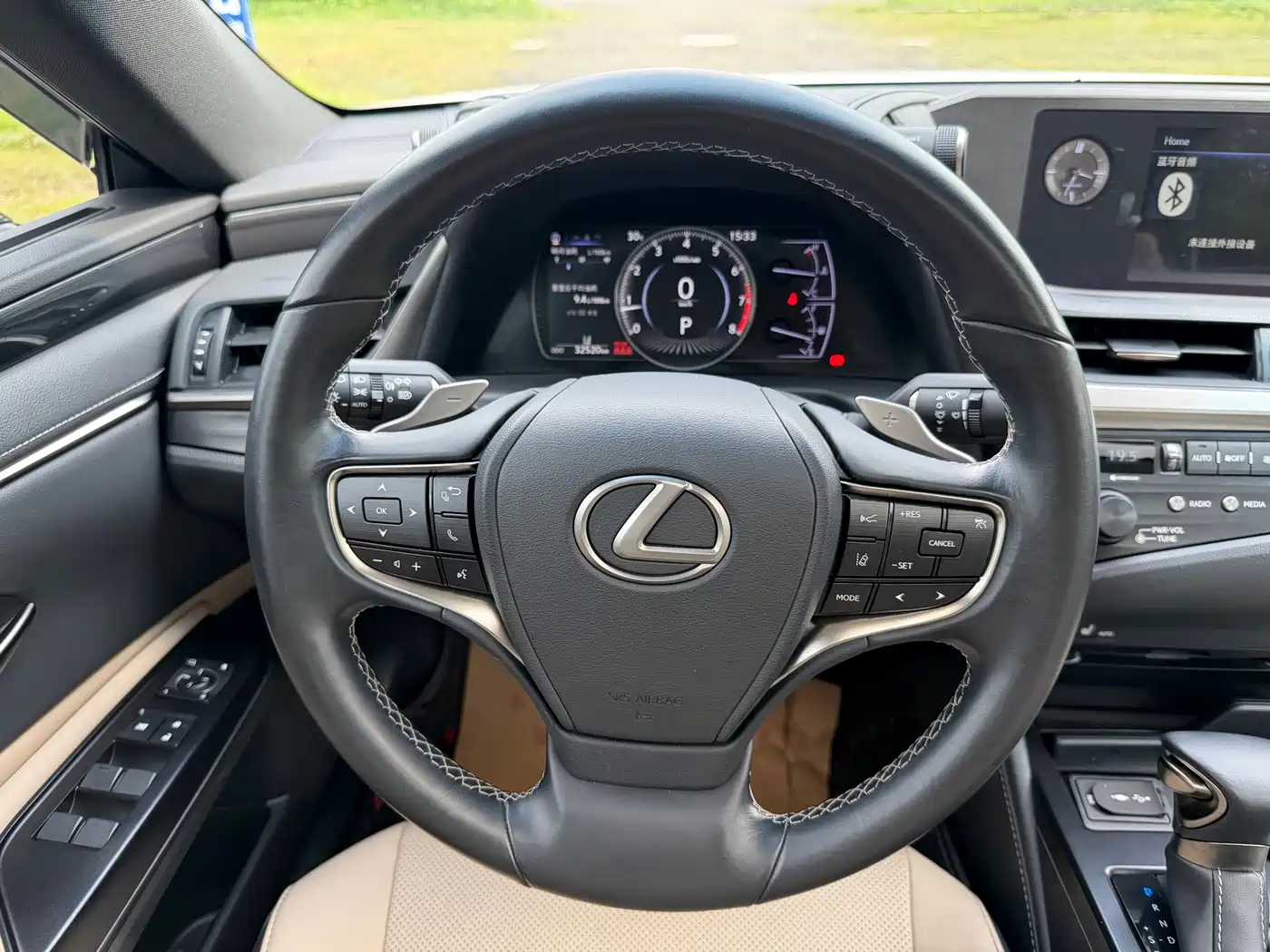 Фото 13 - Lexus ES