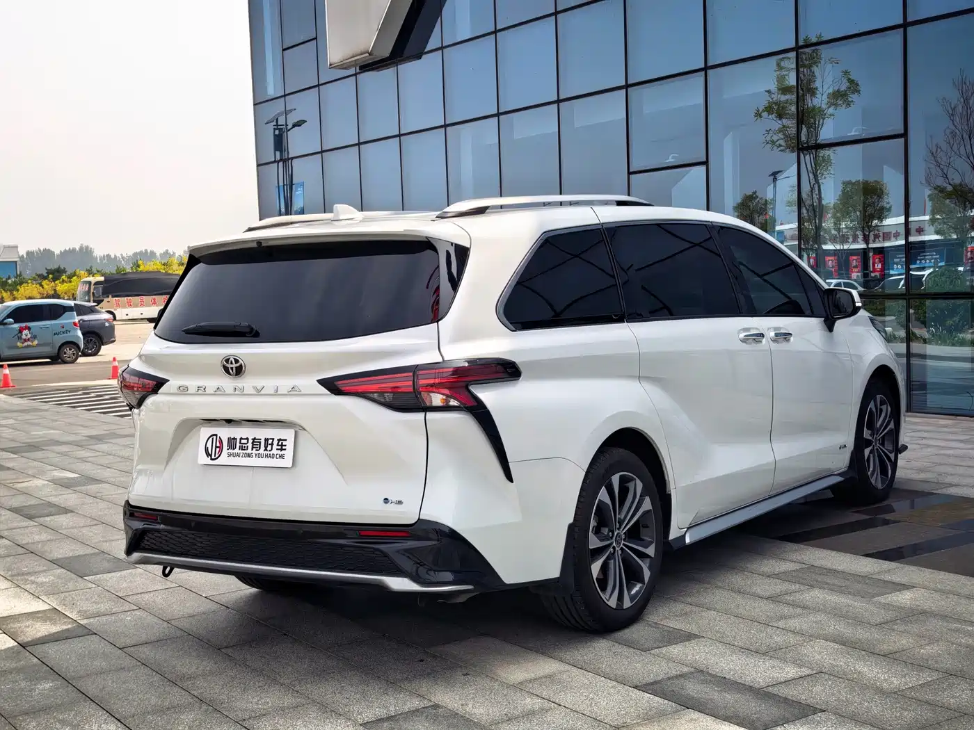 Toyota Granvia 2025 2024 2.5L Hybrid Premium PLUS