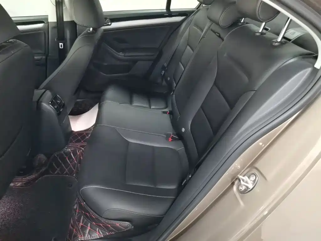 Volkswagen Sagitar 2018 280TSI DSG Comfort фото 17