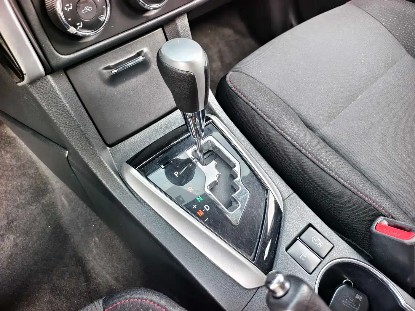 Toyota Corolla 2018 1.2T S-CVT GL-i Smart Shine Edition фото 6
