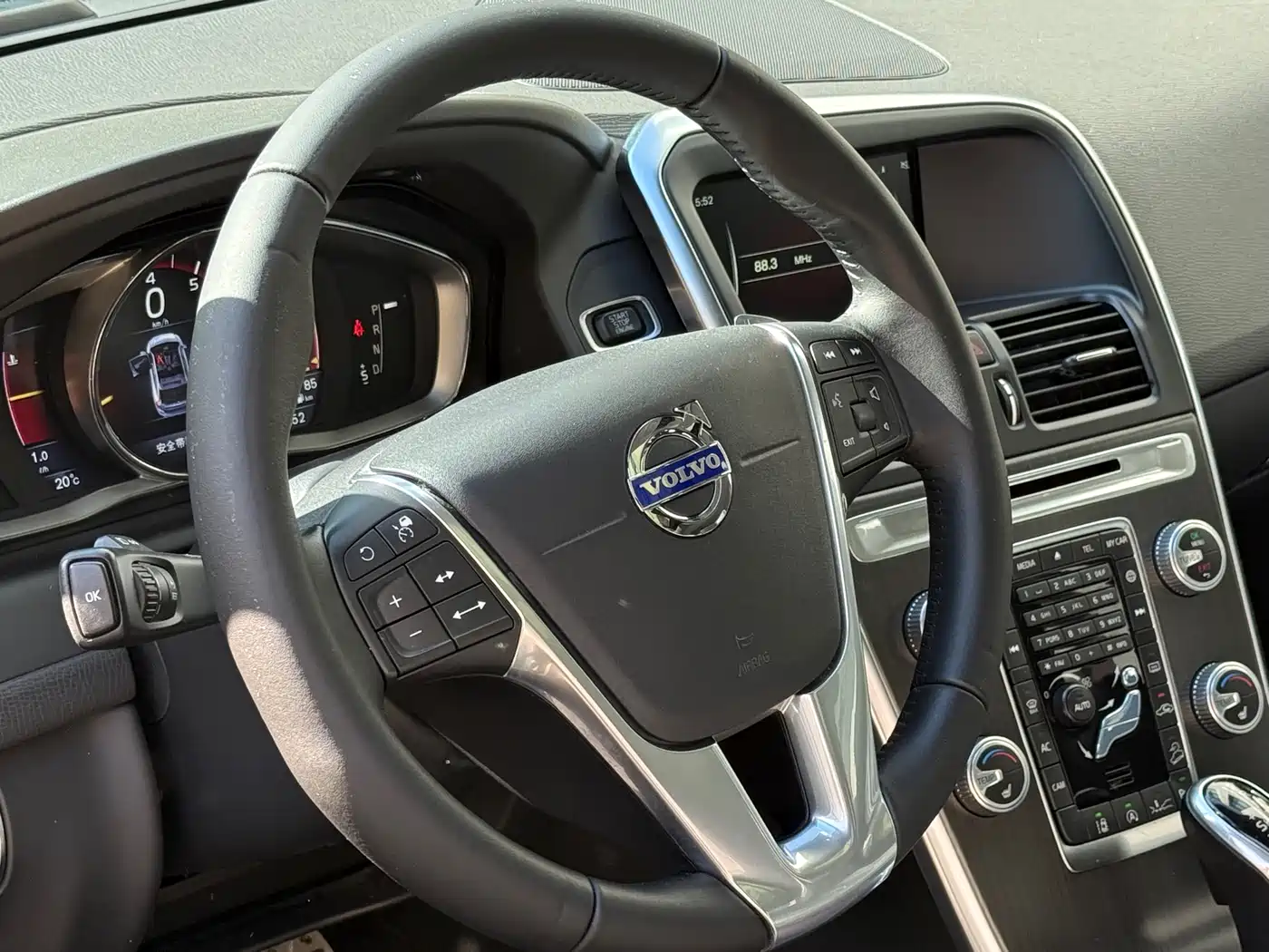 Фото 7 - Volvo XC60