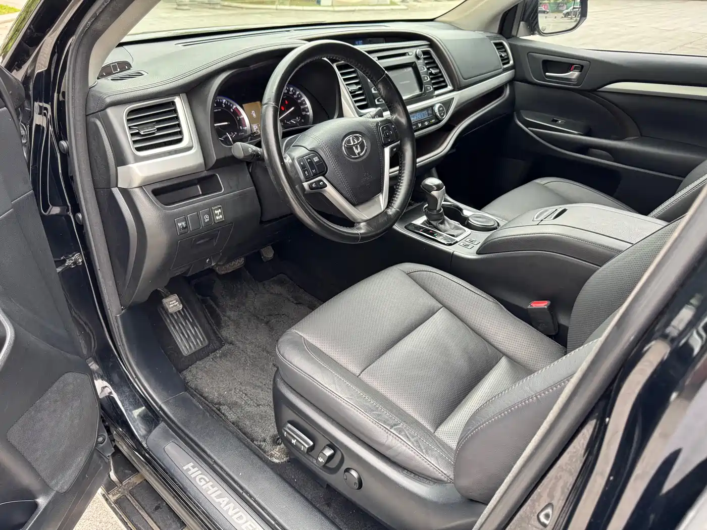 Toyota Highlander 2017 2.0T 4WD Premium 7-Seater фото 10