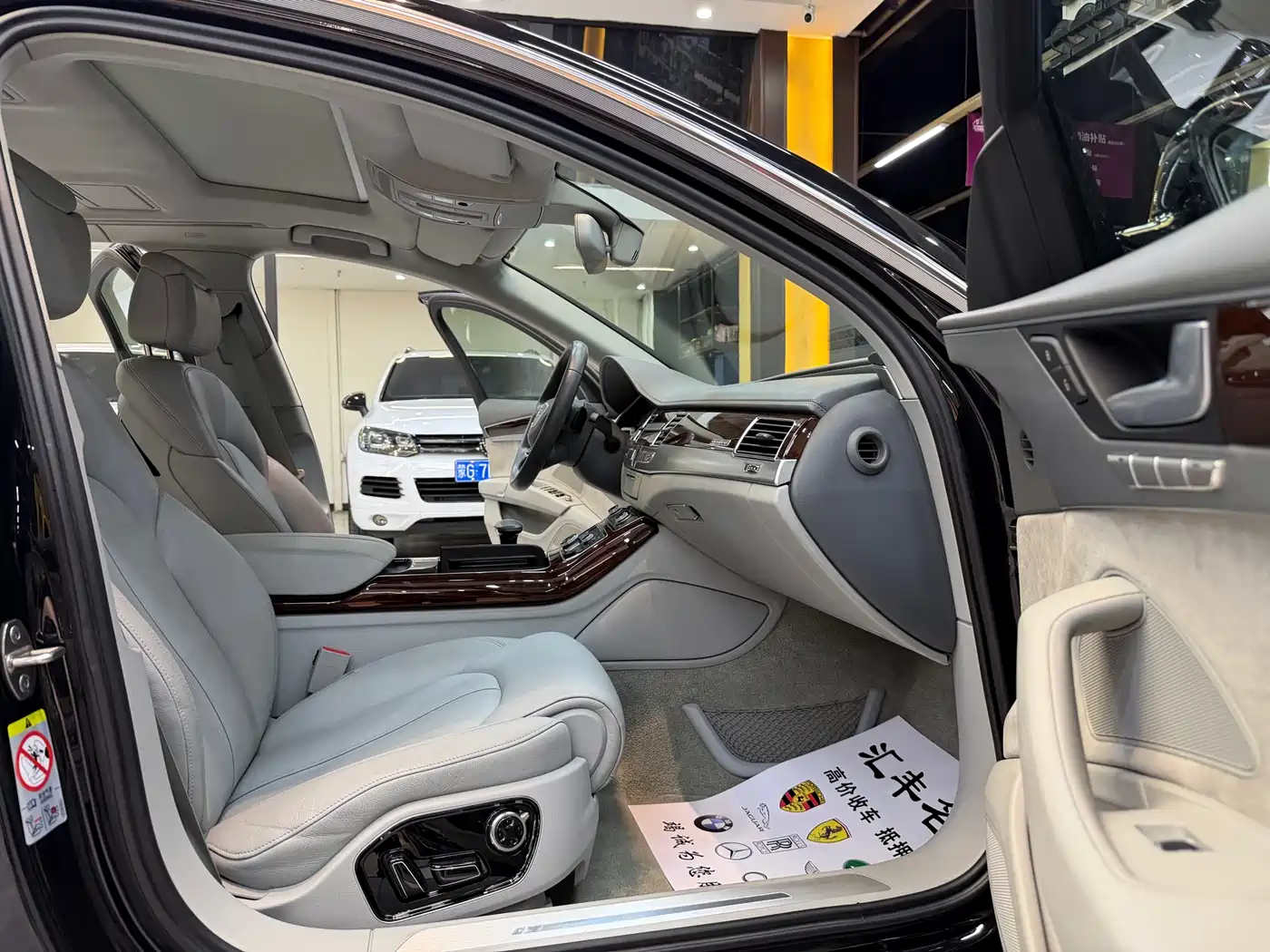 Audi A8 2012 A8L 50 TFSI quattro Comfort фото 10