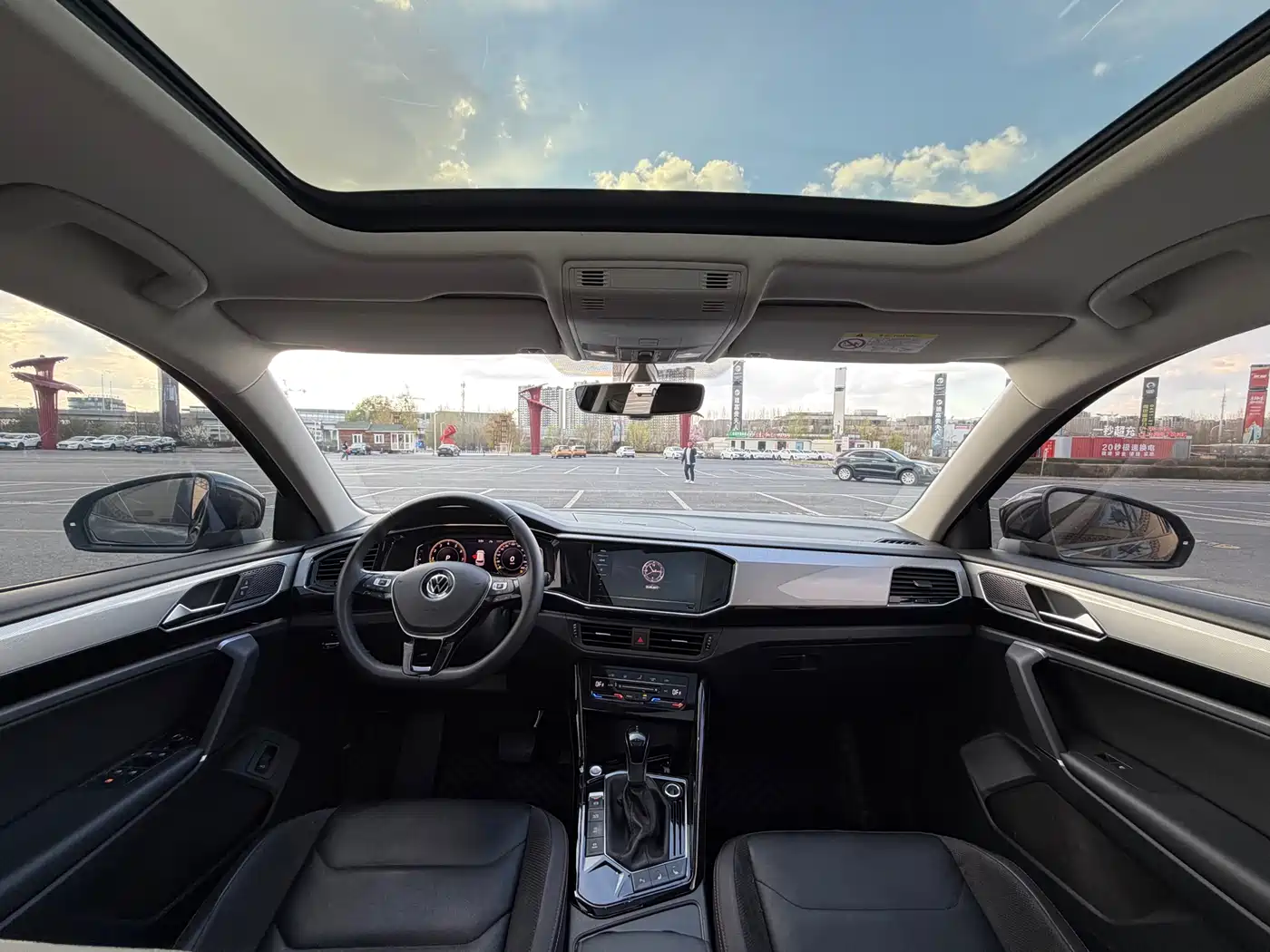 Volkswagen Tayron 2022 280TSI 2WD Luxury Smart Connect Edition фото 19