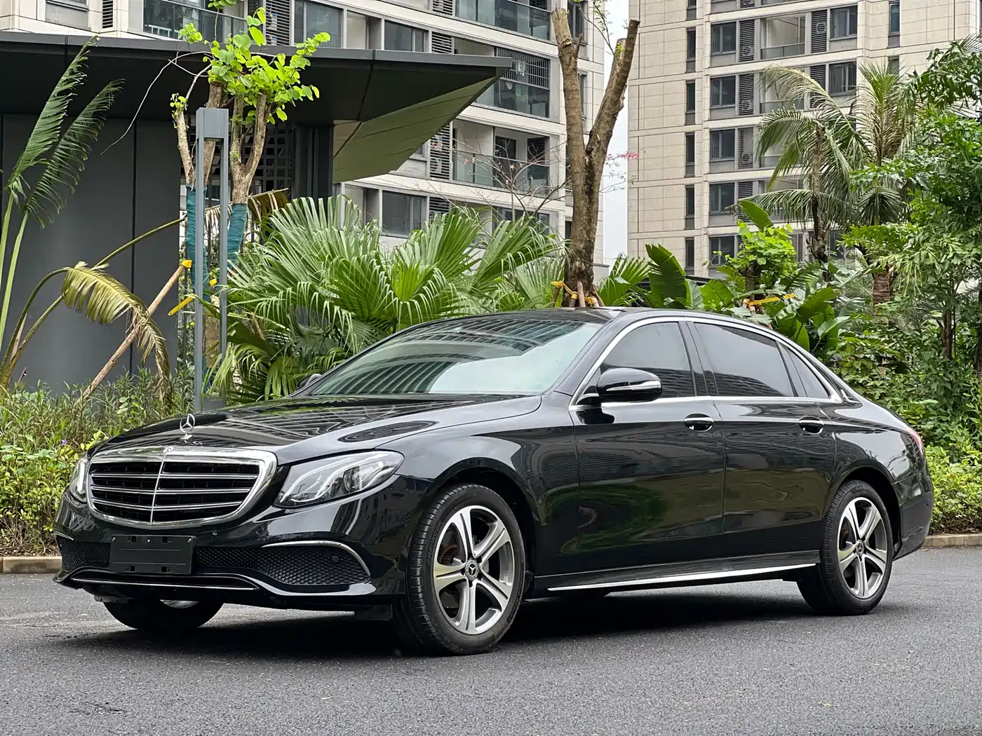 Mercedes-Benz E-Class 2016 E 200 L Sport Type